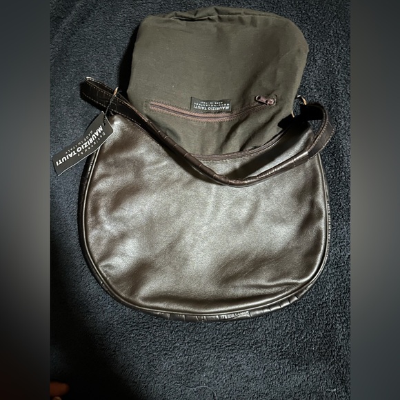 NWT Designed by- MAURIZIO TAIUTI
MADE IN ITALY - Picture 5 of 6